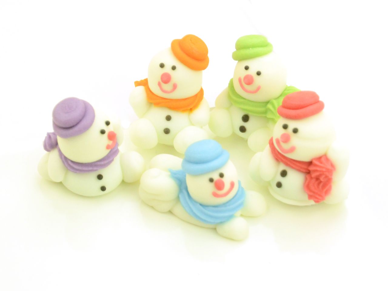Zuckerfiguren: Schneemänner, Weiß & bunt, 5 Designs à 3 x 2 x 3 cm