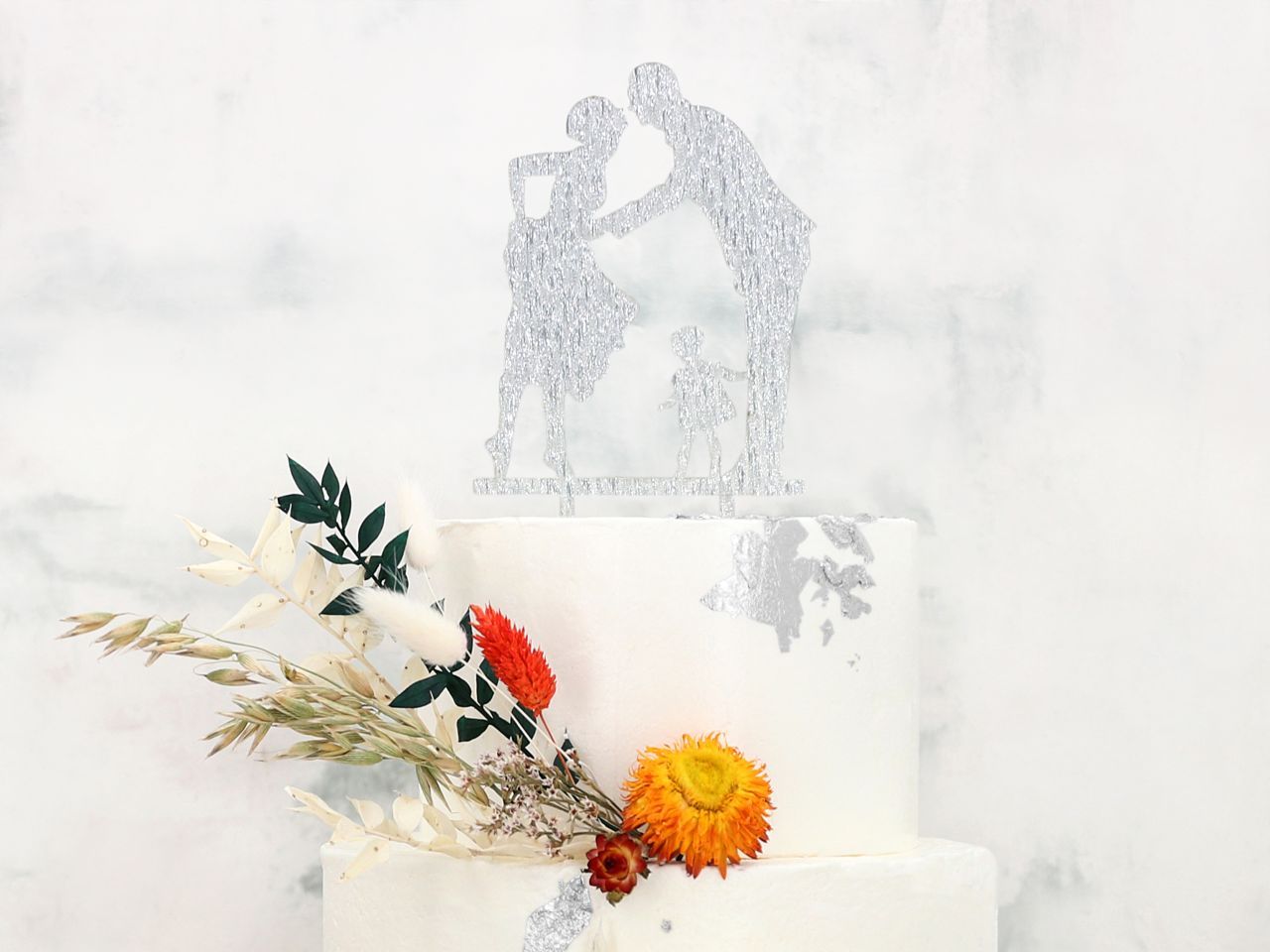 Cake Topper: Brautpaar mit Kind, glänzendes Silber, 18,5 x 12 cm