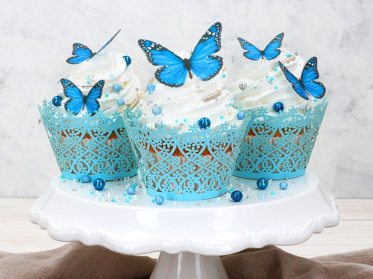 Oblaten-Dekore Blaue Schmetterlinge, Blau & Schwarz, 29 Stück à 25/40 x 30 mm