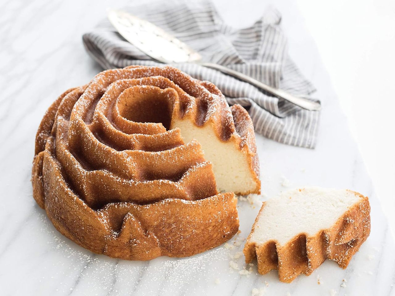 Nordic Ware: Aluguss-Backform Rose Bundt, Antihaft, 2,4 L, 21,5 x 10 cm