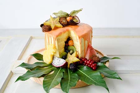 Fruchtig-frische Pinata Cake