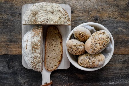 Kornkruste Brot und Brötchen