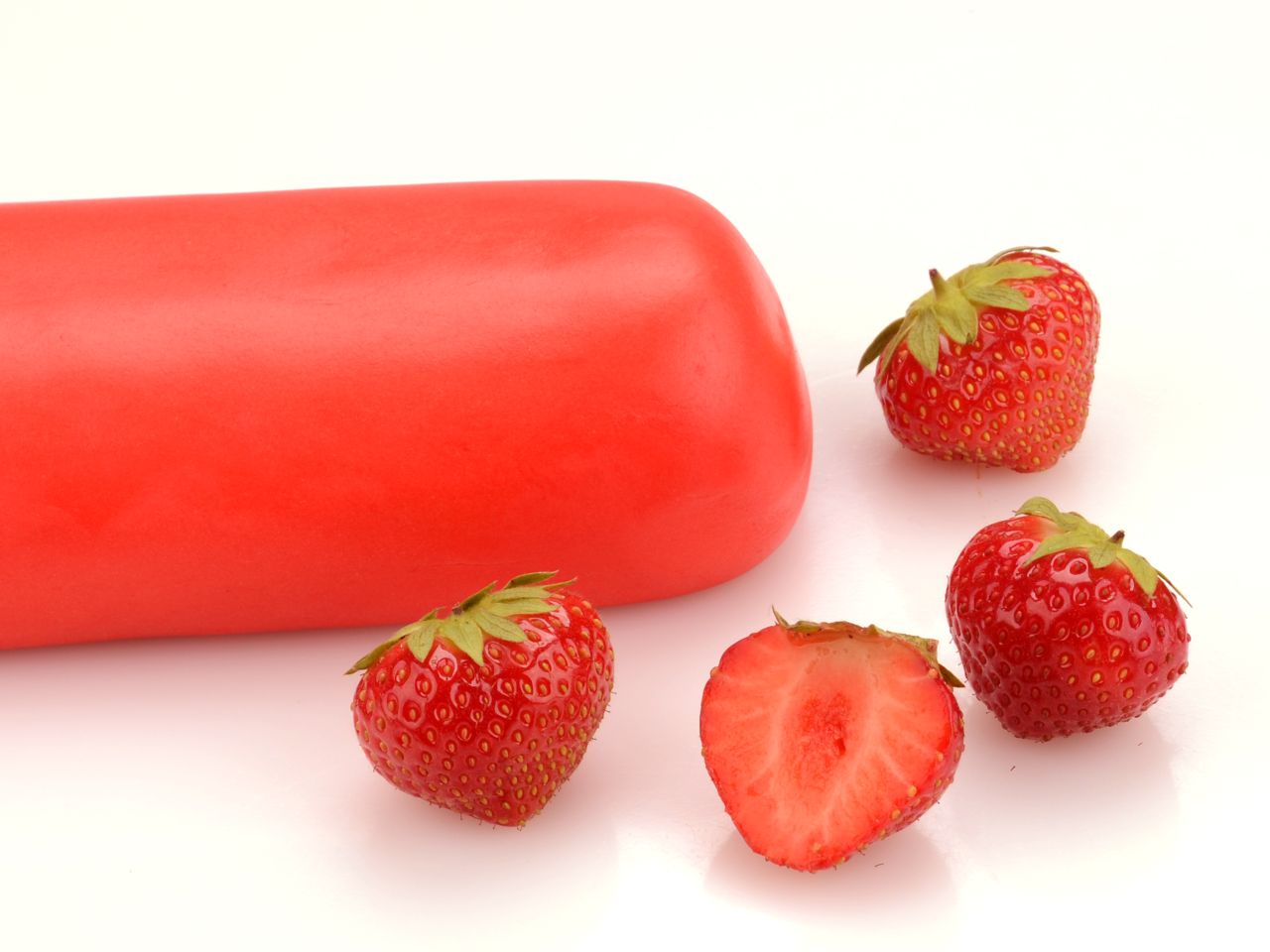 Rollfondant PREMIUM PLUS Flavour Erdbeere, Rot, 250 g