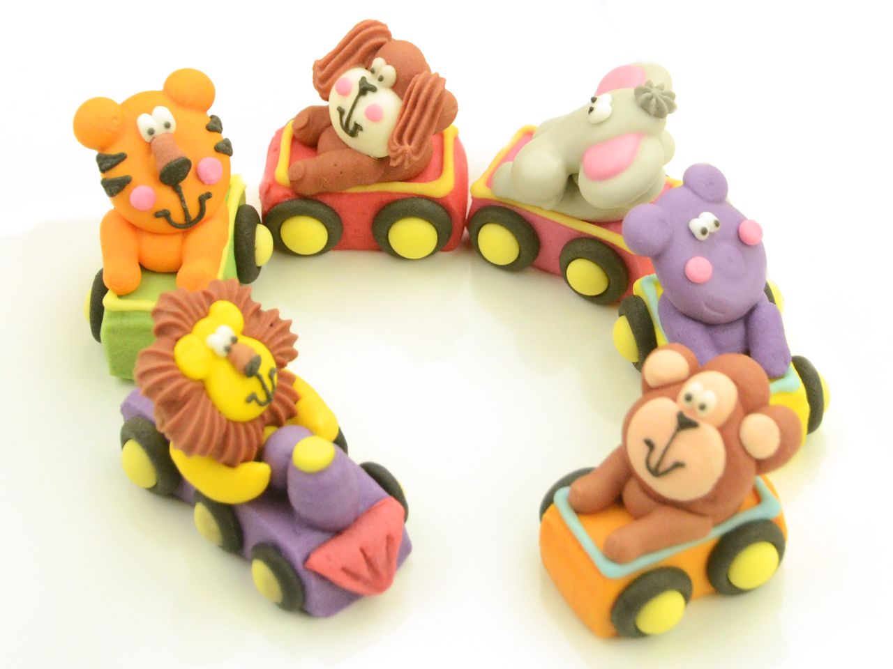 3D-Zuckerfiguren Tiere im Zug, bunt, 6 Stück à 35 x 30 x 35 mm
