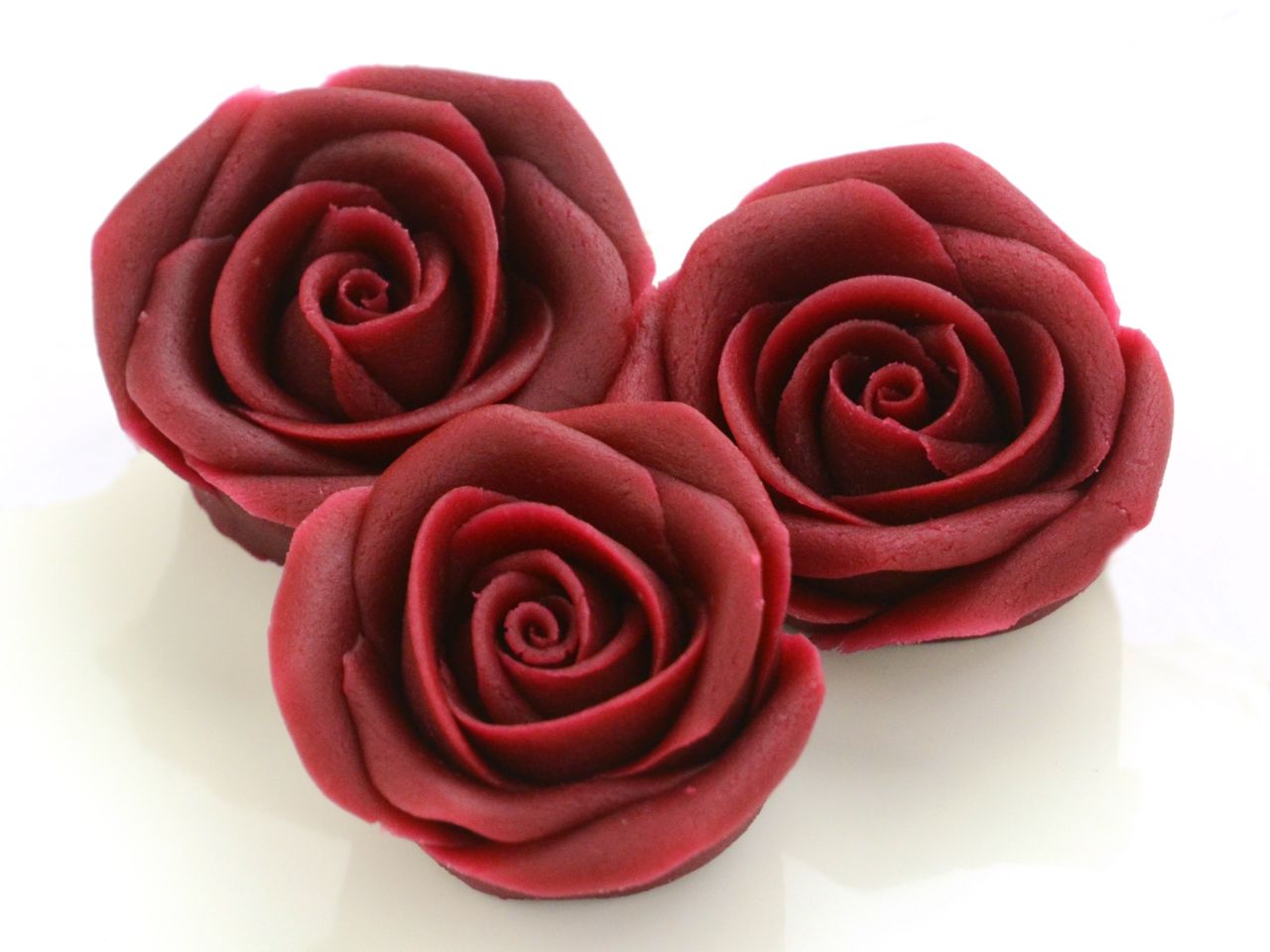 Große Marzipan-Rosen, Bordeaux-Rot, 16 Stück, 4,5 x 2,5 cm