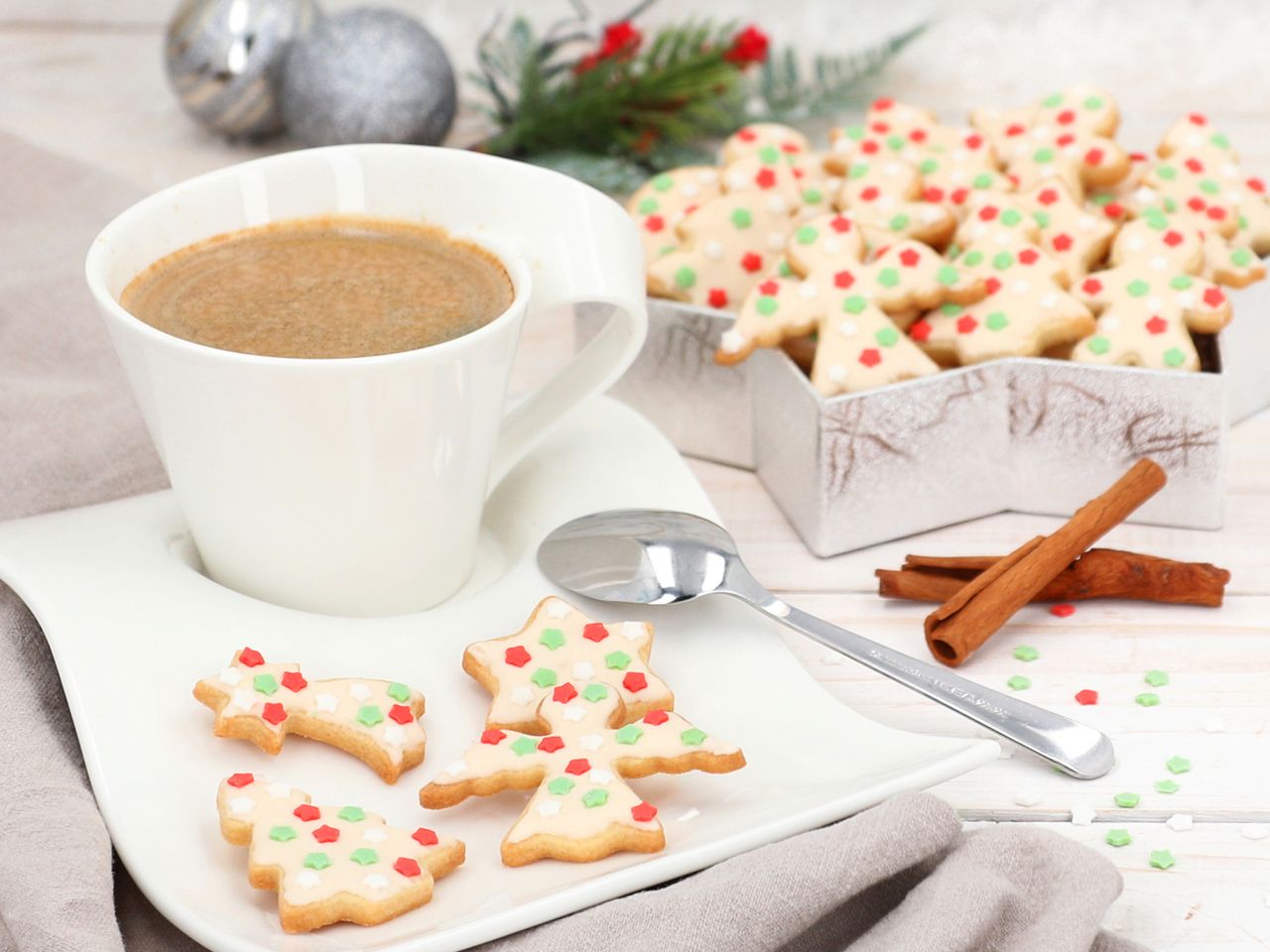 Backmischung Weihnachtsplätzchen, inkl. Glasur & Streuseln, 680 g