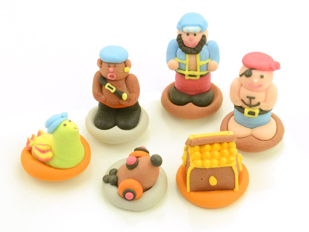 3D-Zuckerfiguren Piraten, bunt, 6 Stück á 30 x 30 x 40 mm