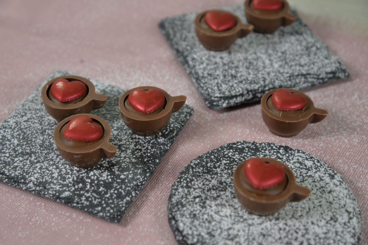 Schokolade-Herzen rot, 21x20x5mm, 33 Stück