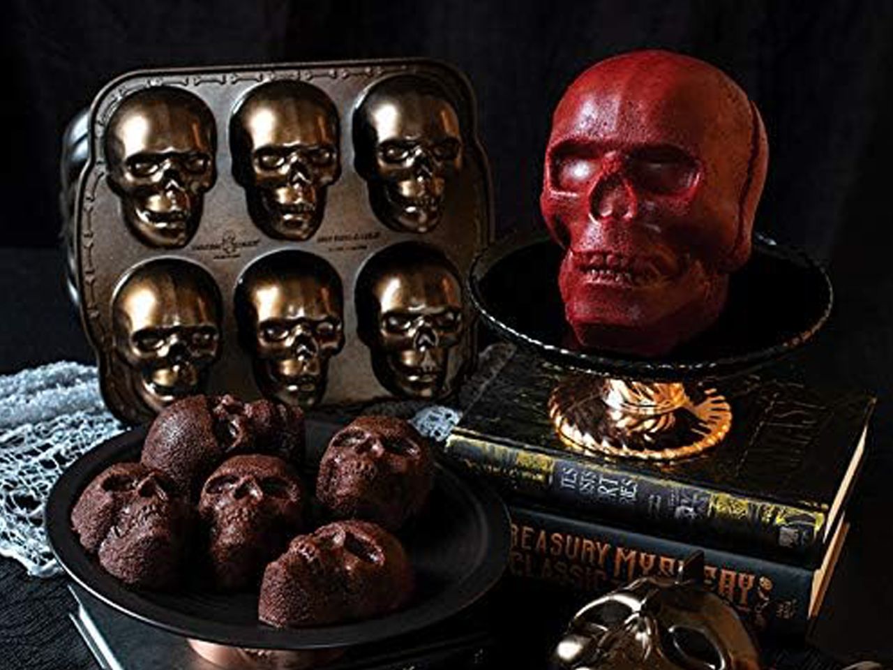 Nordic Ware: Aluguss-Backform Haunted Skull Cake, Antihaft, 2,1 L, 20,5 x 12,5 x 10 cm