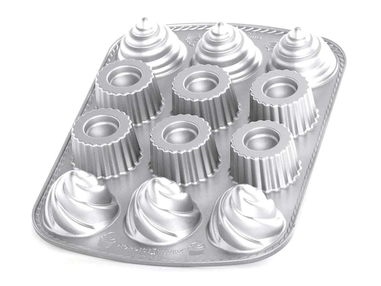 Nordic Ware: Aluguss-Backform Pro-Cast Filled Cupcakes, Antihaft, 0,7 L, 12 Mulden in 2 Designs à 5,5-6 x 4,5 cm