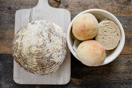 Buttermilch Brot und Brötchen